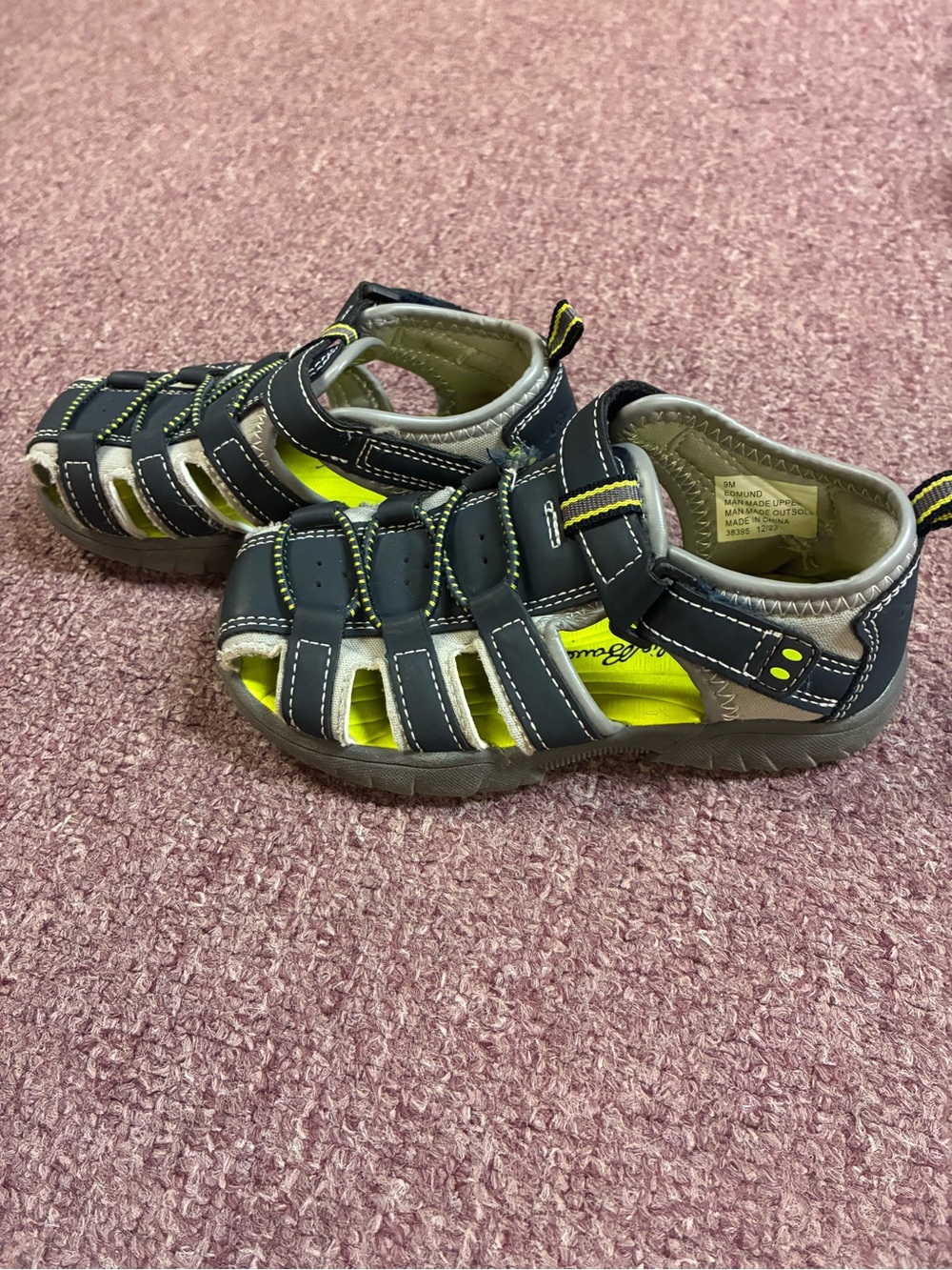 Eddie Bauer Kids Closed-Toe Sport Sandals in Black and Neon Yellow